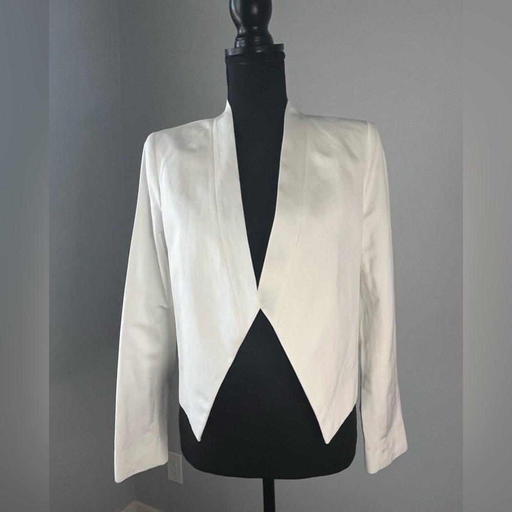 BCBGMaxAzria Size XS White Jacket/Blazer. New